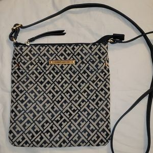 Tommy Hilfiger Crossbody